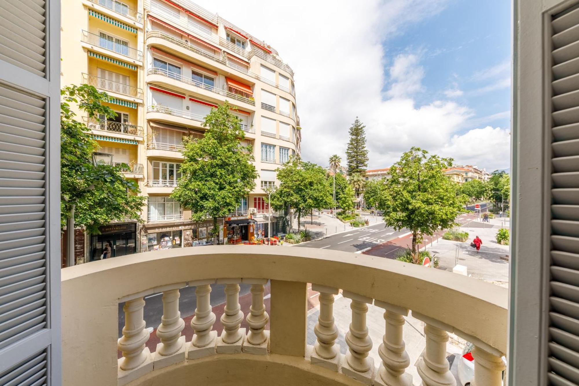 Prestige Designer Apartment, Super Central Nisa Exterior foto